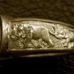 Hand engraving by Alex Pugachevskiy: yellow gold signet ring